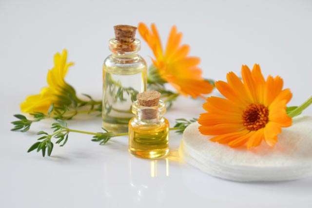 Aromatherapy, Essential Oils to Reduce Headaches During Pregnancy