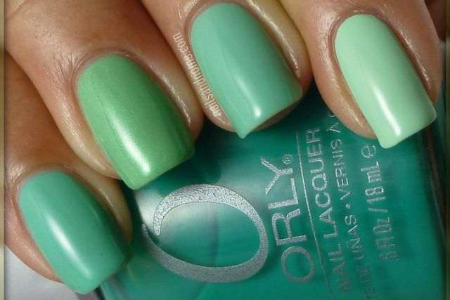 Green Ombre Nails