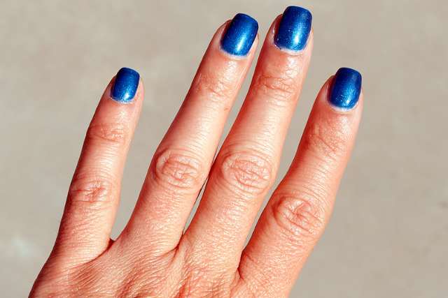 Royal Blue Ombre Nails