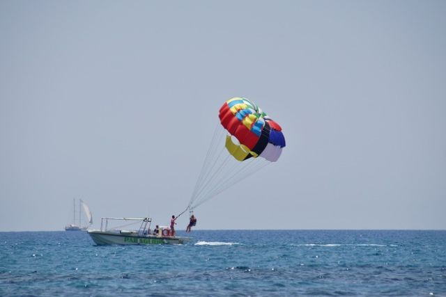 Winch Boat Parasailing