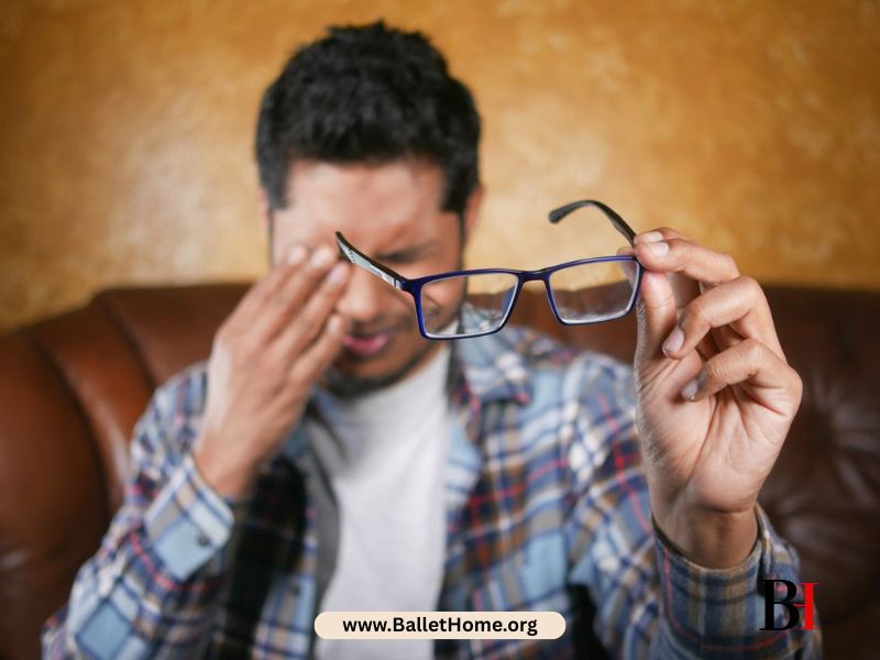 Do eyes hurt due to poor eyesight?